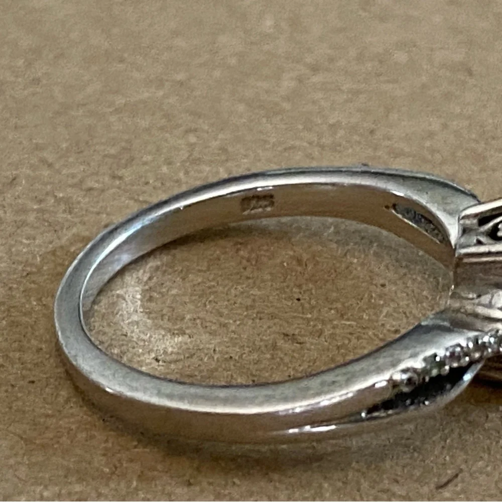 STS - Emerald Green Stone - Sterling Silver 925 Ring with Diamond Detailed band - Picture 6 of 17